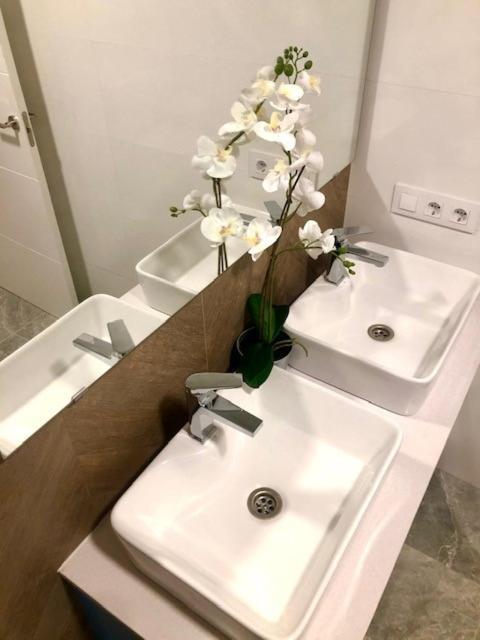 شقة كاديز  في Gatu Premium Duplex Confort Junto A La Playa, Wifi Y Aire Acc المظهر الخارجي الصورة